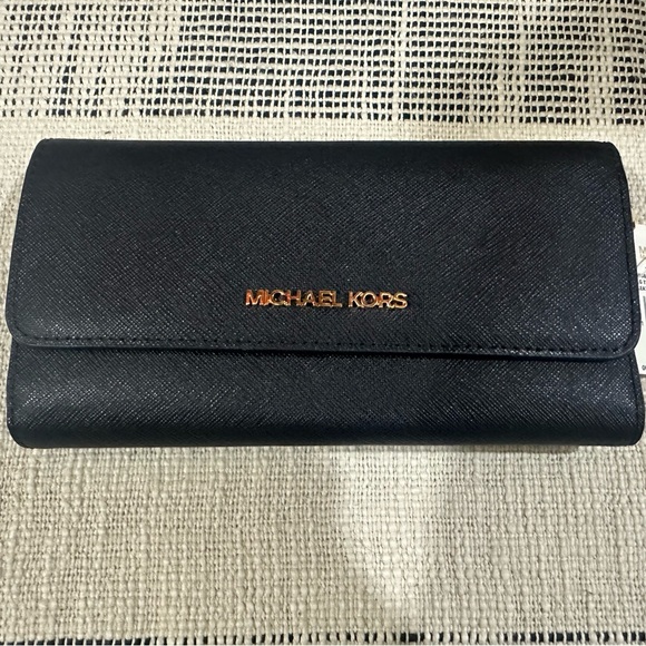 Michael Kors wallet - Picture 1 of 5